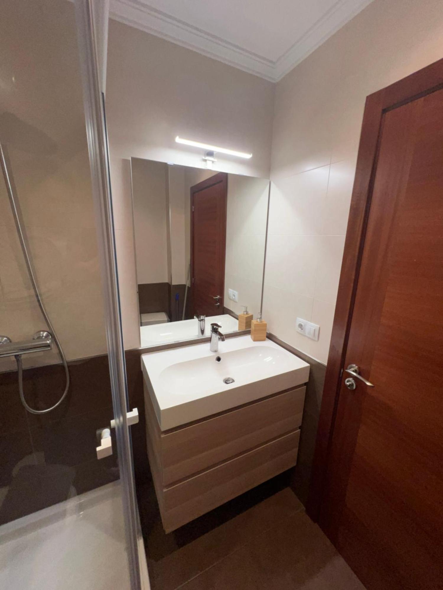 A Estrenar ,Con Vistas Al Mar Y Aparcamiento Gratis En El Casco Viejo-Centro-Zona Portuaria Apartment Vigo Exterior photo